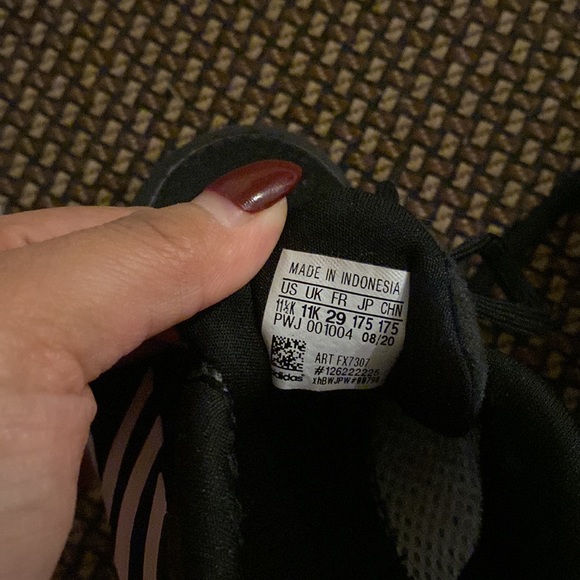 Adidas Kids Black Shoe - Picture 5 of 5